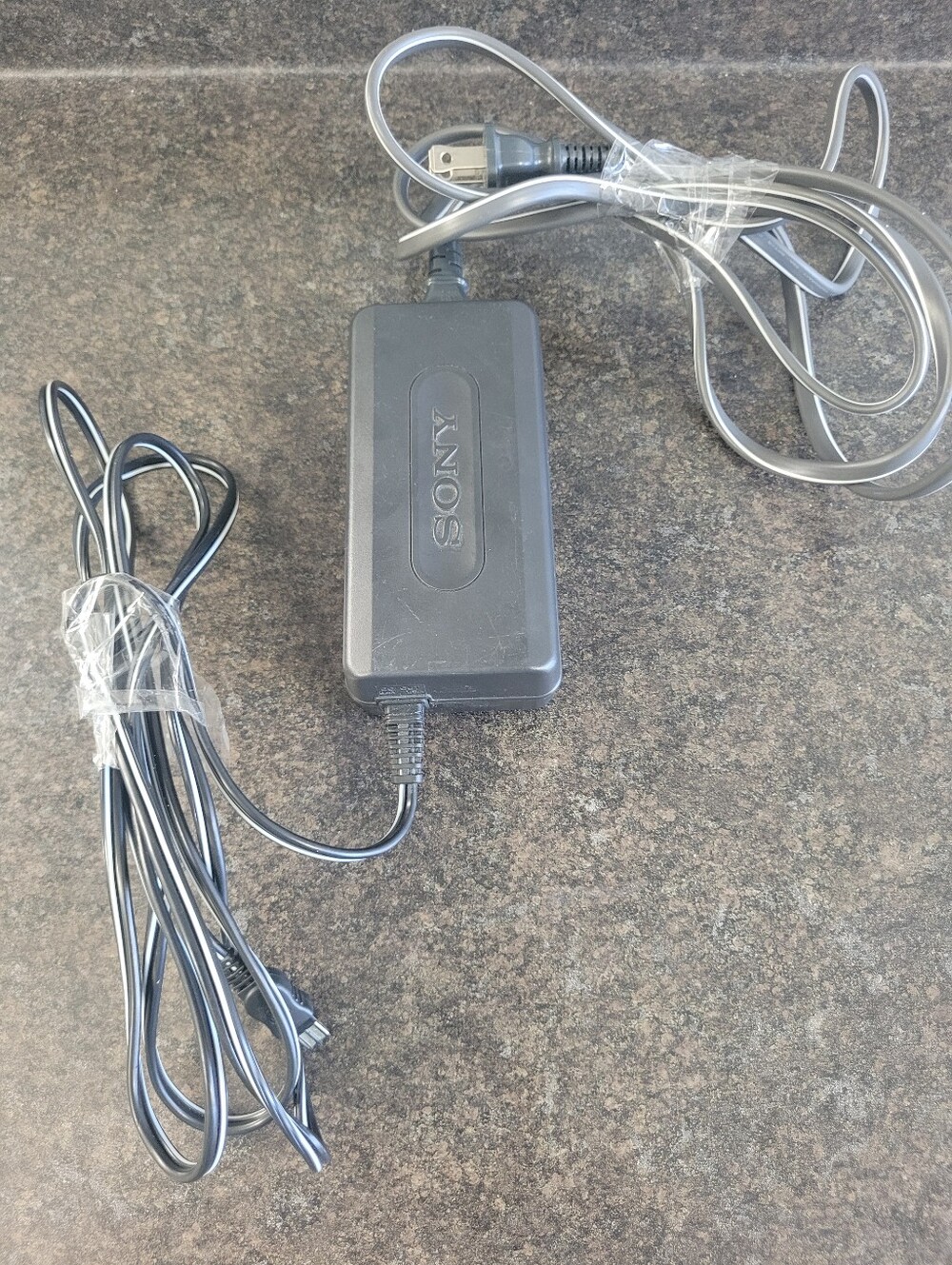 Sony HandyCam Power Cord AC-L10A 100-240V